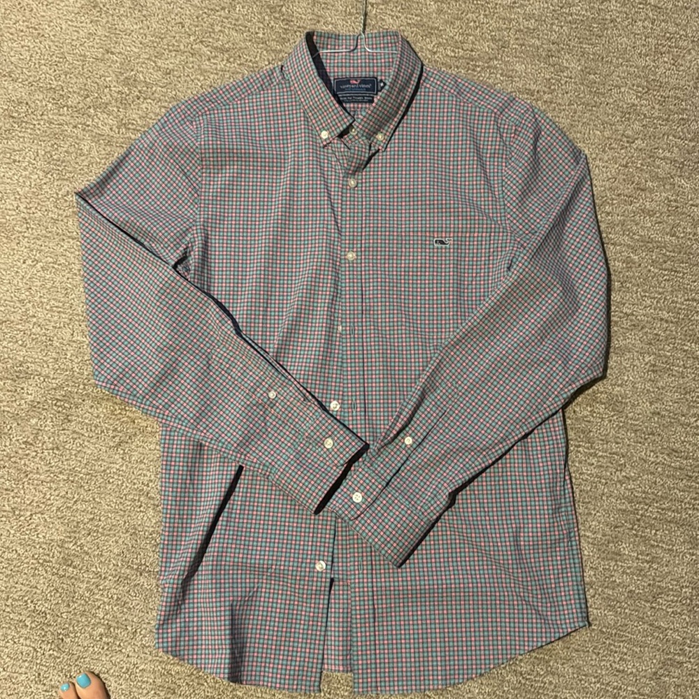 VINEYARD VINES - slim fit Tucker shirt.  Size M